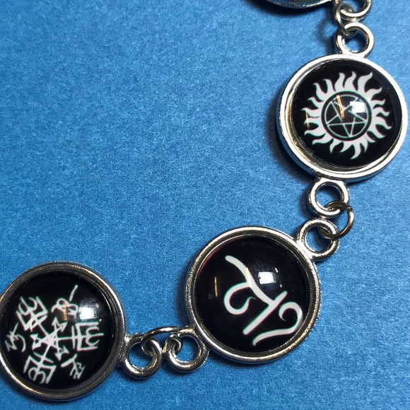Supernatural Symbol Bracelet SPN Silver Tone - Picture 4 of 5